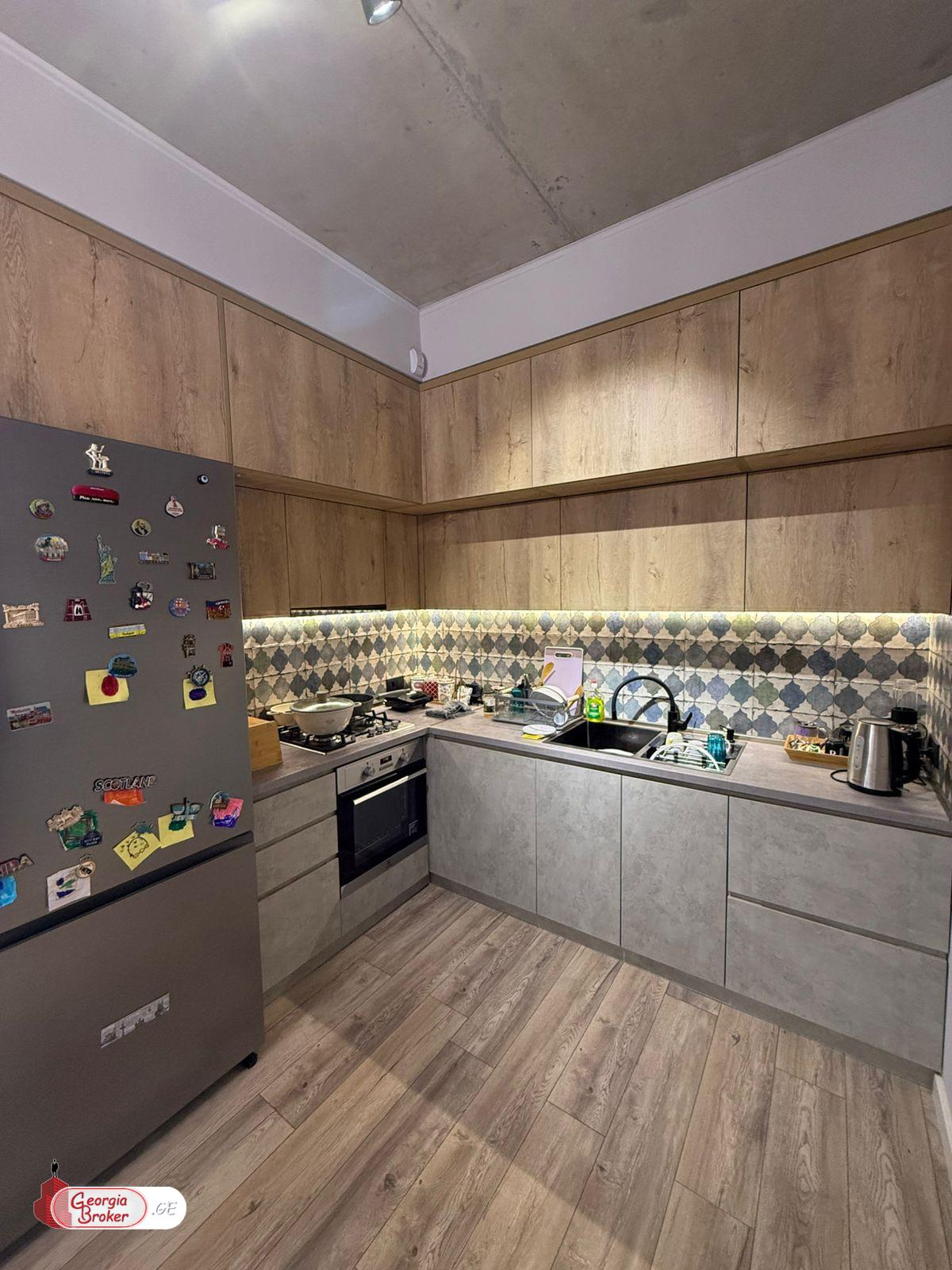 იყიდება ახალი გარემონტებული 3 ოთახიანი ბინა